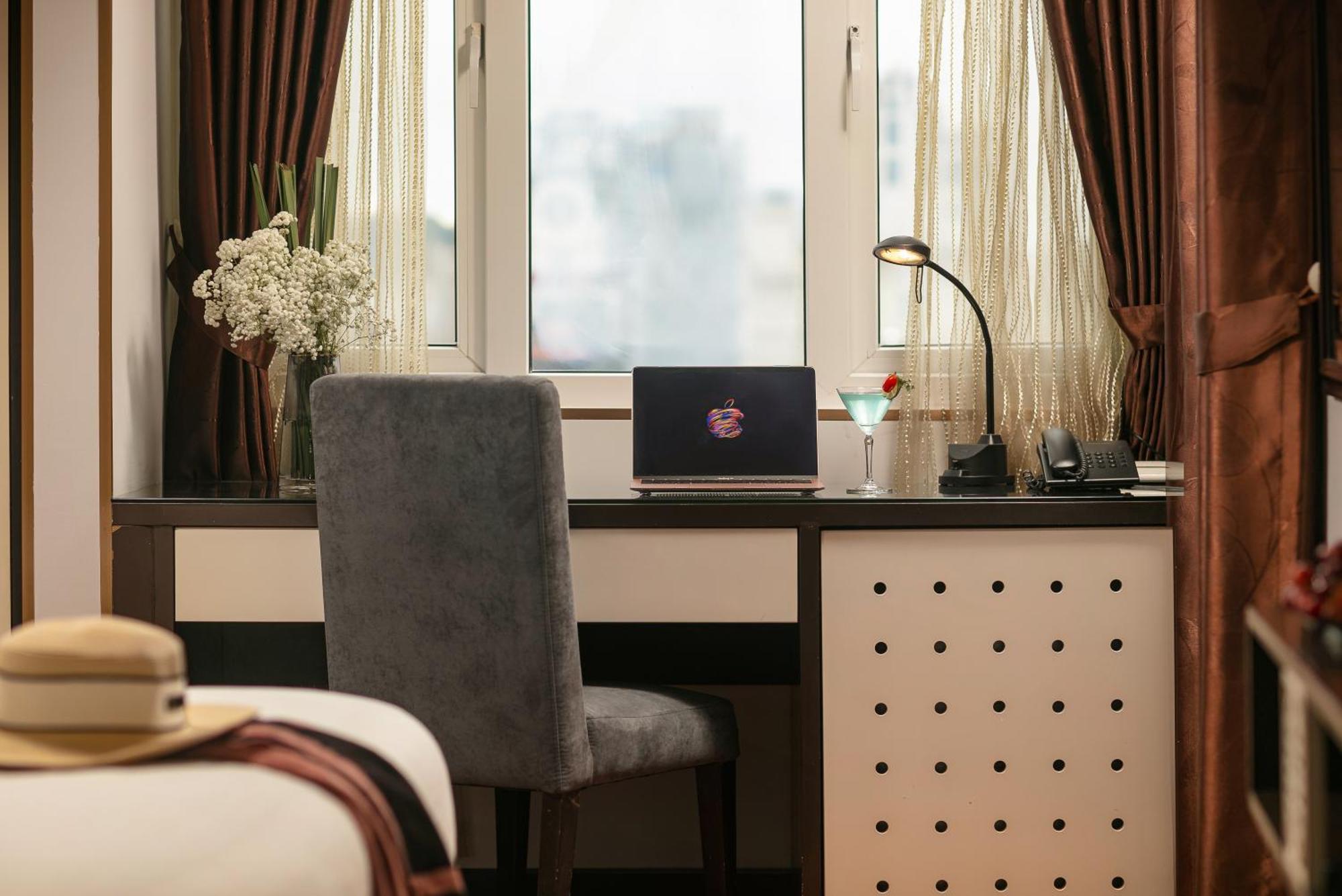 Hanoi La Palm Premier Hotel & Spa Buitenkant foto
